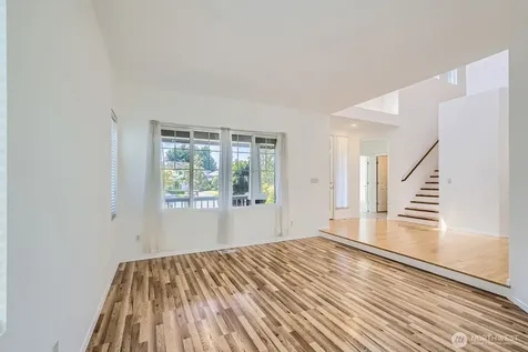 24036 SE 10th Court Sammamish WA 98075