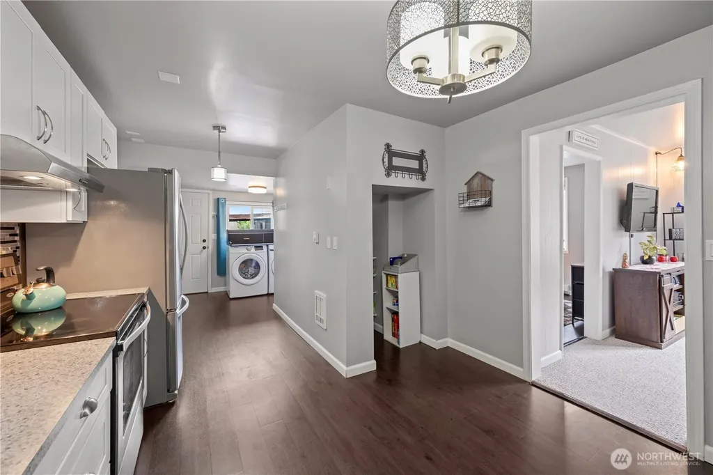1925 Rainier Avenue Everett WA 98201