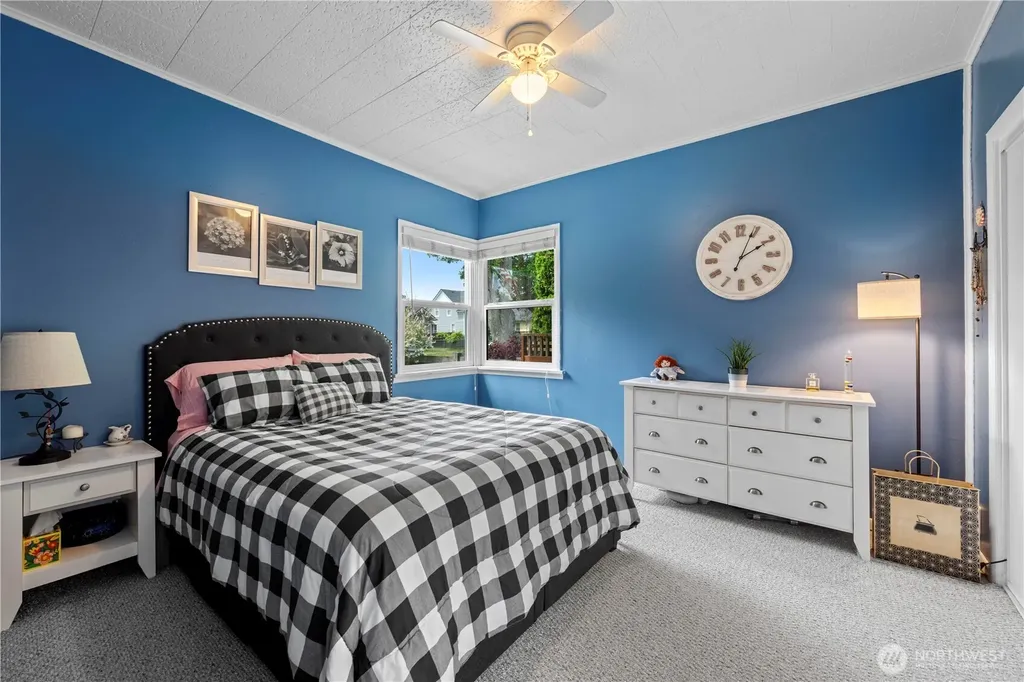 1925 Rainier Avenue Everett WA 98201