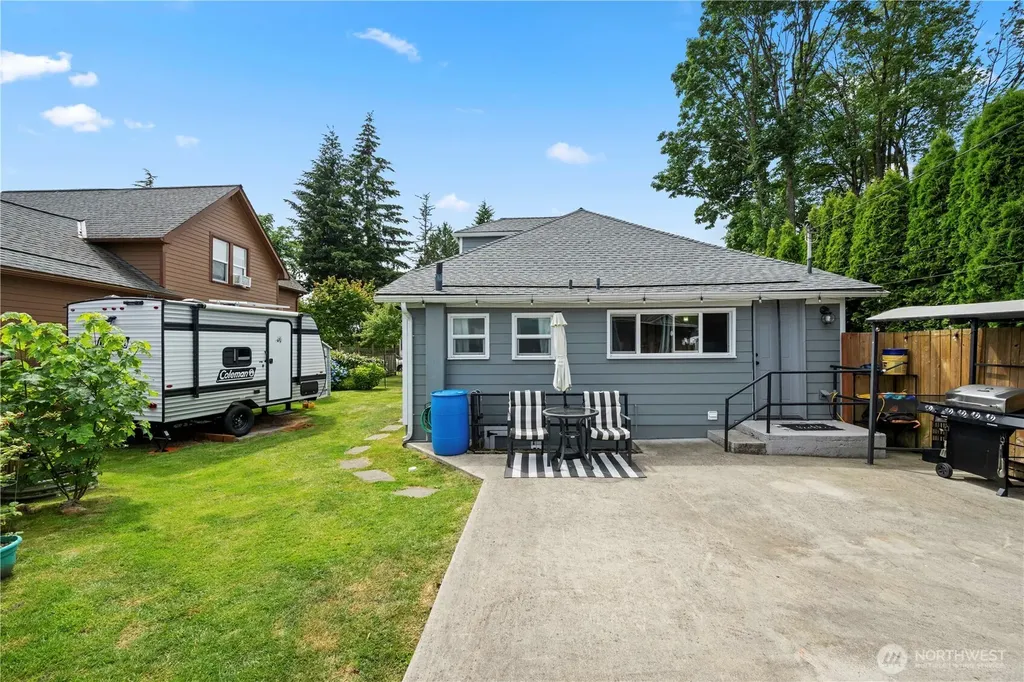 1925 Rainier Avenue Everett WA 98201