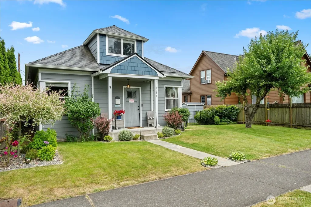 1925 Rainier Avenue Everett WA 98201
