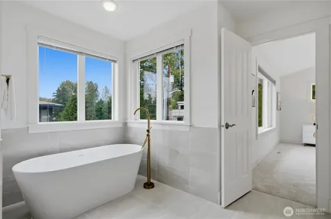 12516 NE 90th Street Kirkland WA 98033