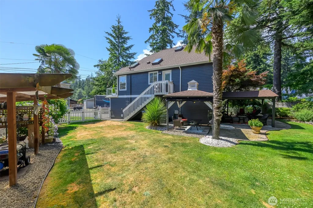 101 NE Wagon Wheel Road Belfair WA 98528