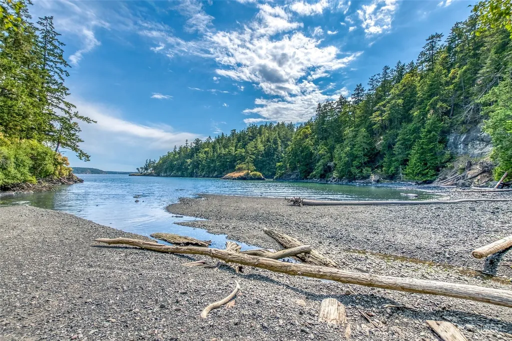 85 Moki Road Orcas Island WA 98280