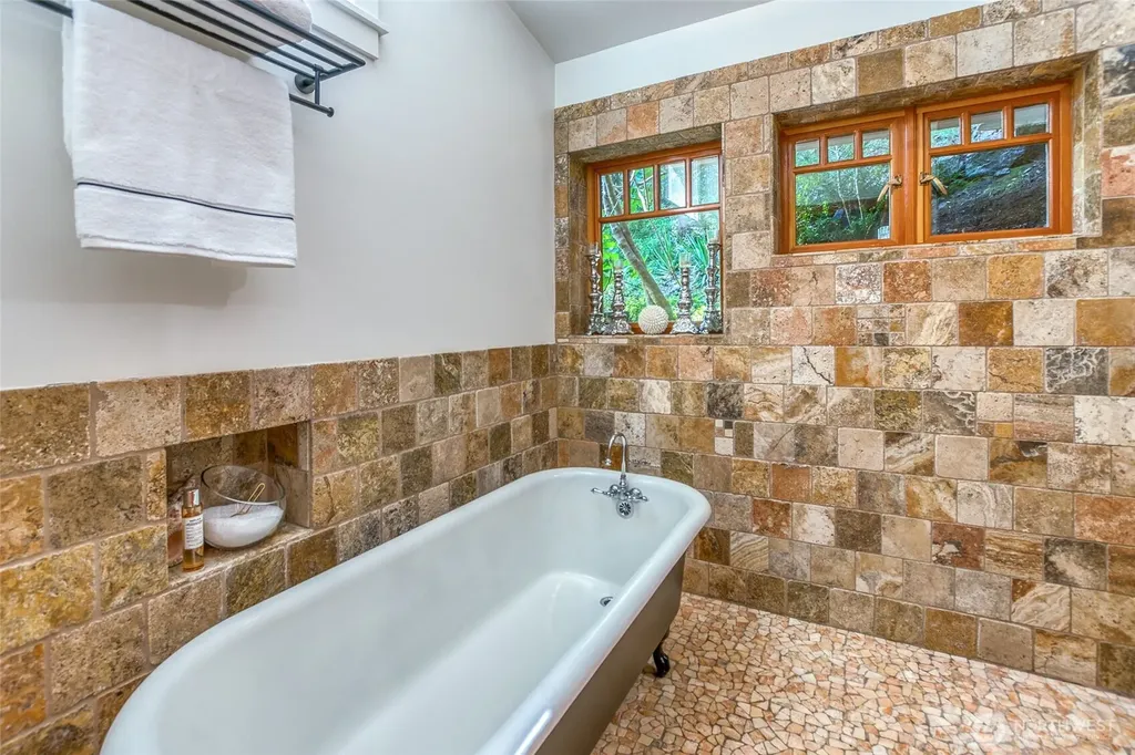 85 Moki Road Orcas Island WA 98280