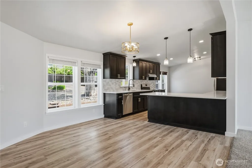 105 Robin Court Longview WA 98632