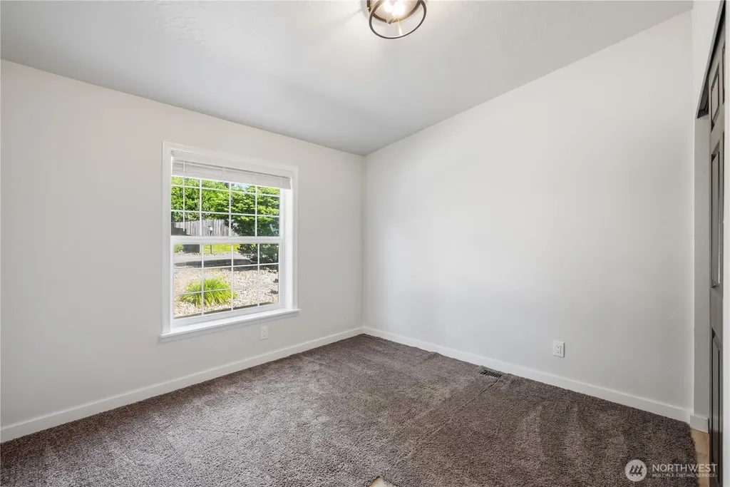 105 Robin Court Longview WA 98632