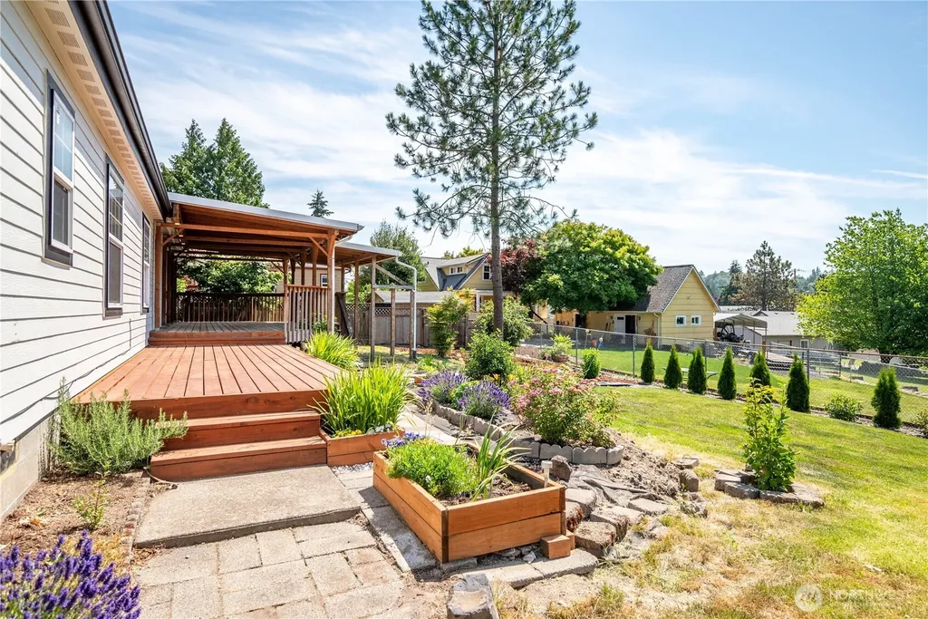 105 Robin Court Longview WA 98632