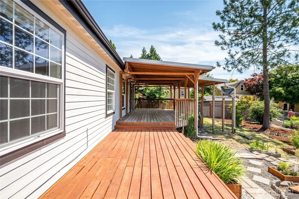 105 Robin Court Longview WA 98632