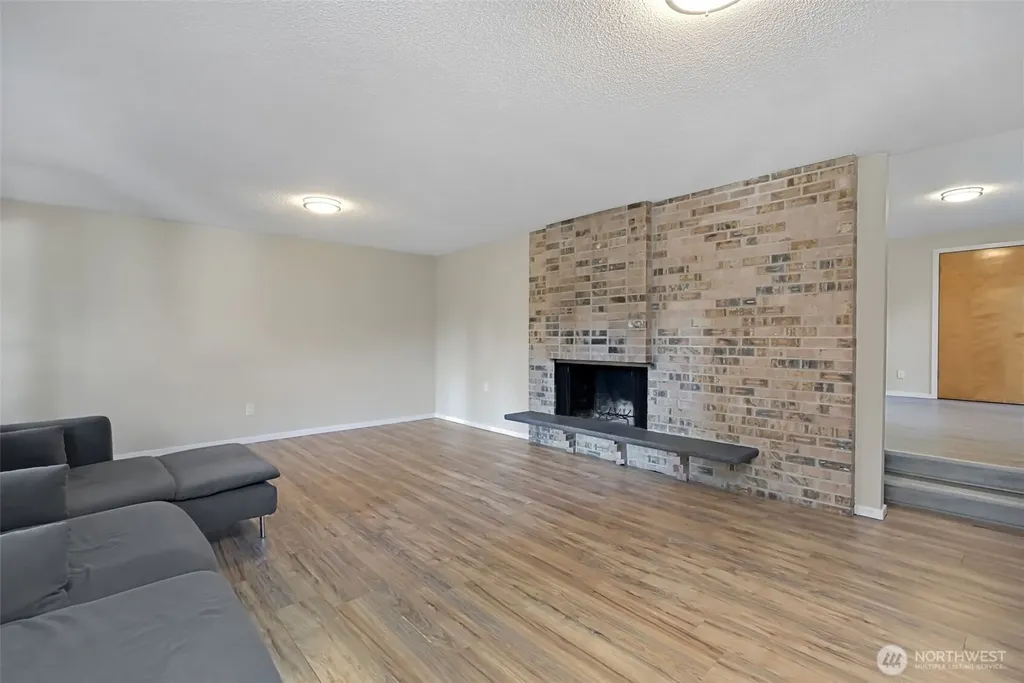 6807 44th Street Court W University Place WA 98466