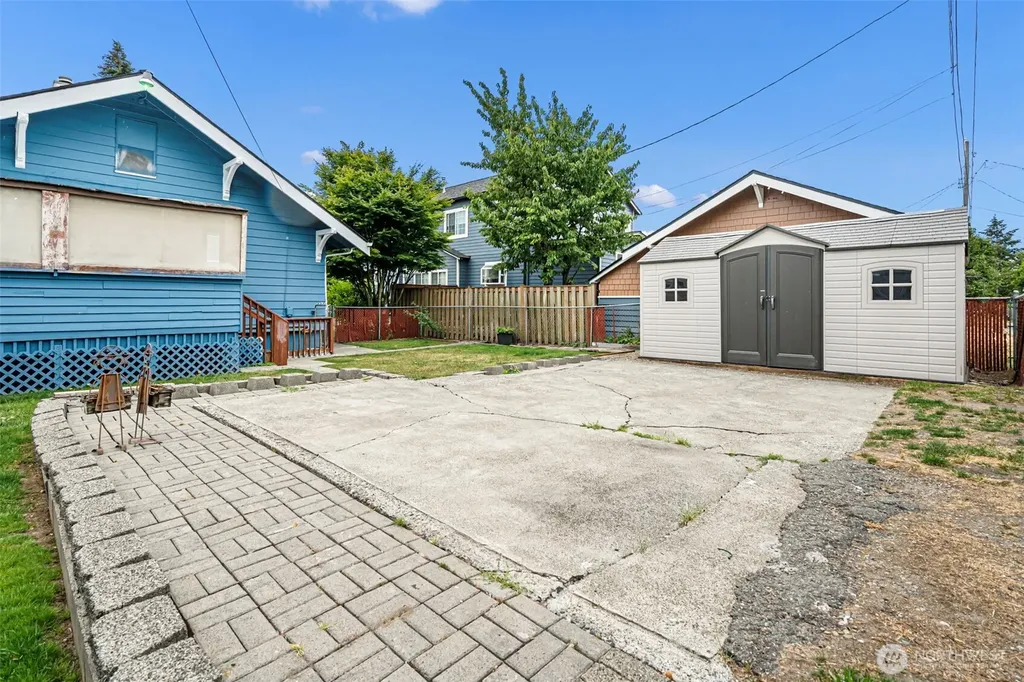 1512 S Oakes Street Tacoma WA 98405