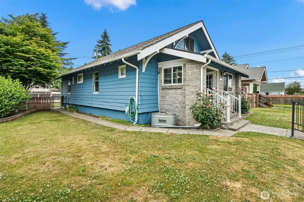 1512 S Oakes Street Tacoma WA 98405