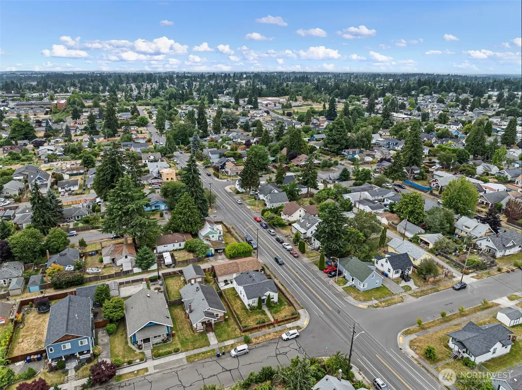 1512 S Oakes Street Tacoma WA 98405