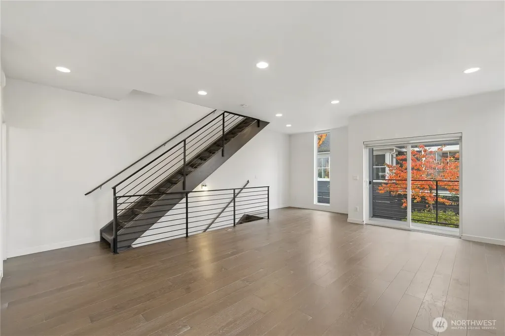 1017 W Crockett Street Seattle WA 98119