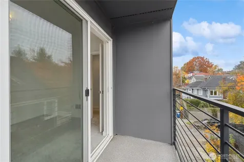 1017 W Crockett Street Seattle WA 98119