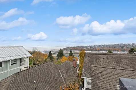 1017 W Crockett Street Seattle WA 98119