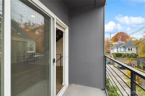 1017 W Crockett Street Seattle WA 98119