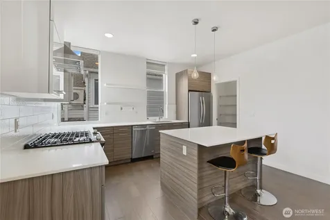 1017 W Crockett Street Seattle WA 98119
