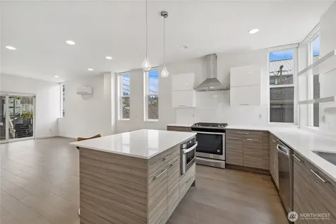 1017 W Crockett Street Seattle WA 98119