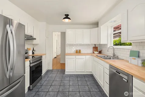 108 N 57th Street Seattle WA 98103