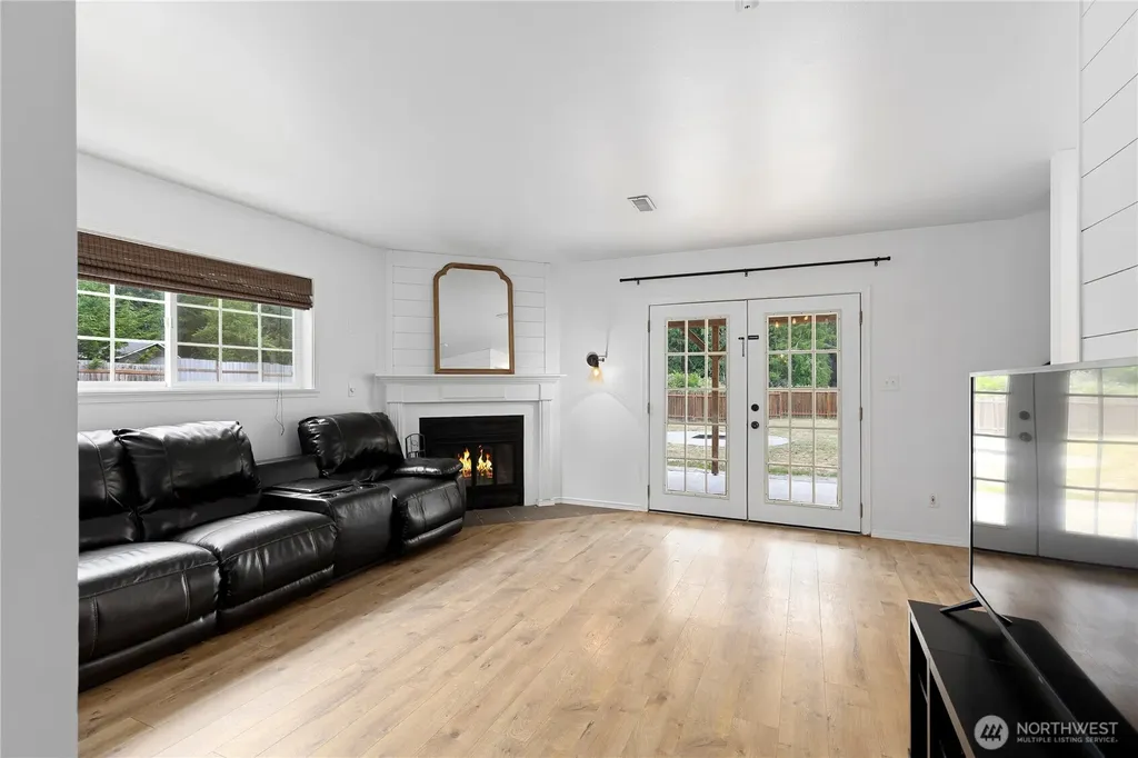 91 Loafer Lane Port Angeles WA 98362