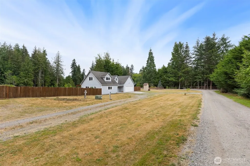 91 Loafer Lane Port Angeles WA 98362