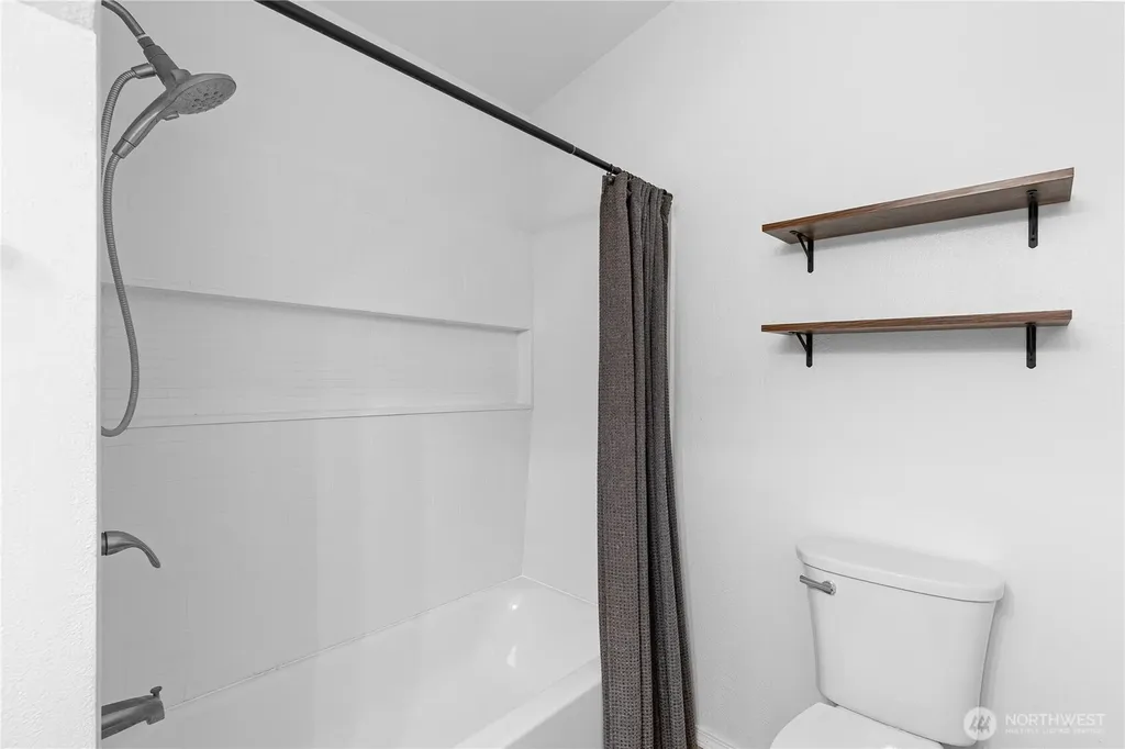 91 Loafer Lane Port Angeles WA 98362