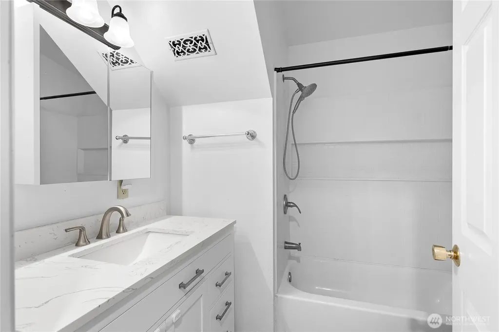 91 Loafer Lane Port Angeles WA 98362