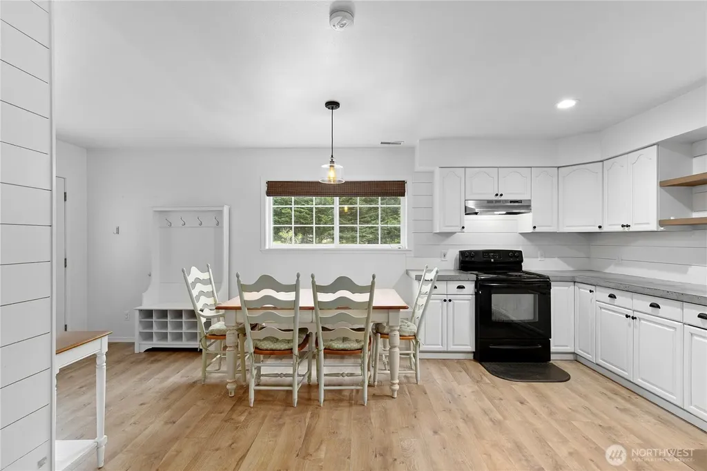91 Loafer Lane Port Angeles WA 98362