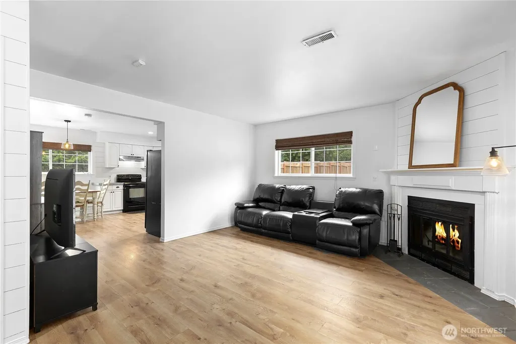 91 Loafer Lane Port Angeles WA 98362