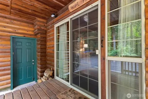 191 Northwoods Cabin Cougar WA 98616
