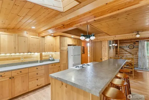 191 Northwoods Cabin Cougar WA 98616