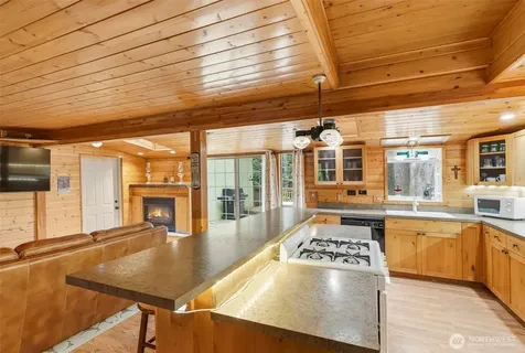191 Northwoods Cabin Cougar WA 98616