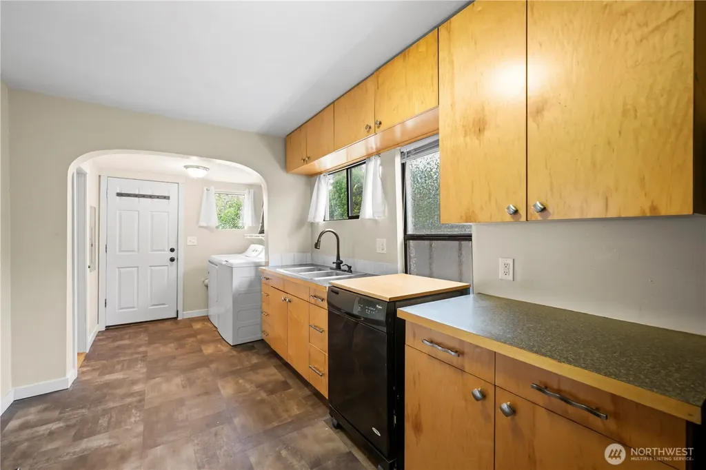 2410 State Street Everett WA 98201
