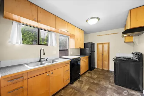 2410 State Street Everett WA 98201