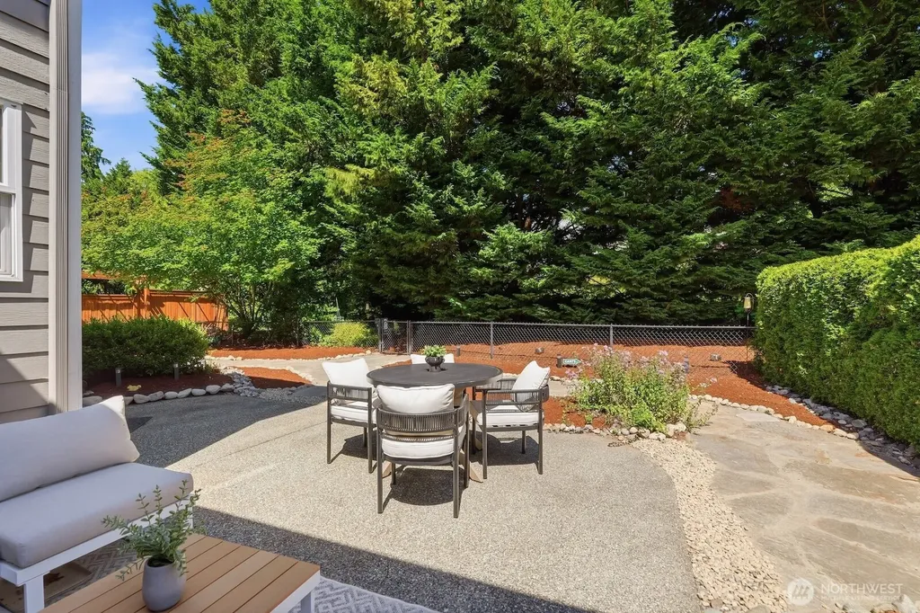 18009 Ambleside Court Arlington WA 98223