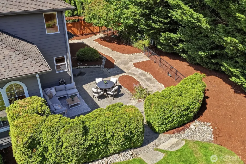 18009 Ambleside Court Arlington WA 98223