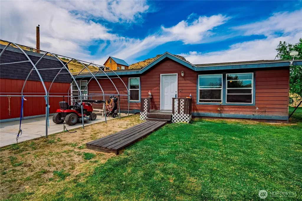 20 Timothy Lane Brewster WA 98812