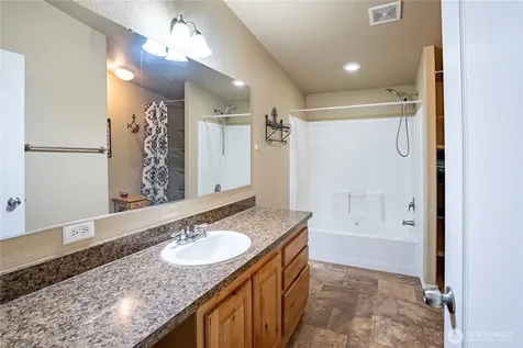 20 Timothy Lane Brewster WA 98812