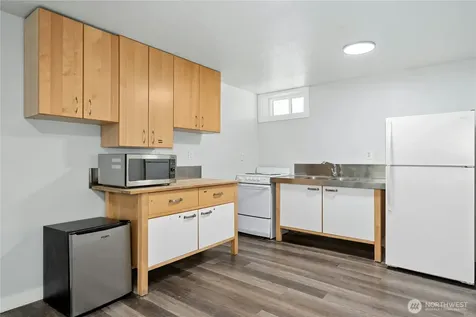 9520 2nd Avenue NW Seattle WA 98117