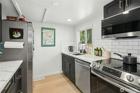 9520 2nd Avenue NW Seattle WA 98117