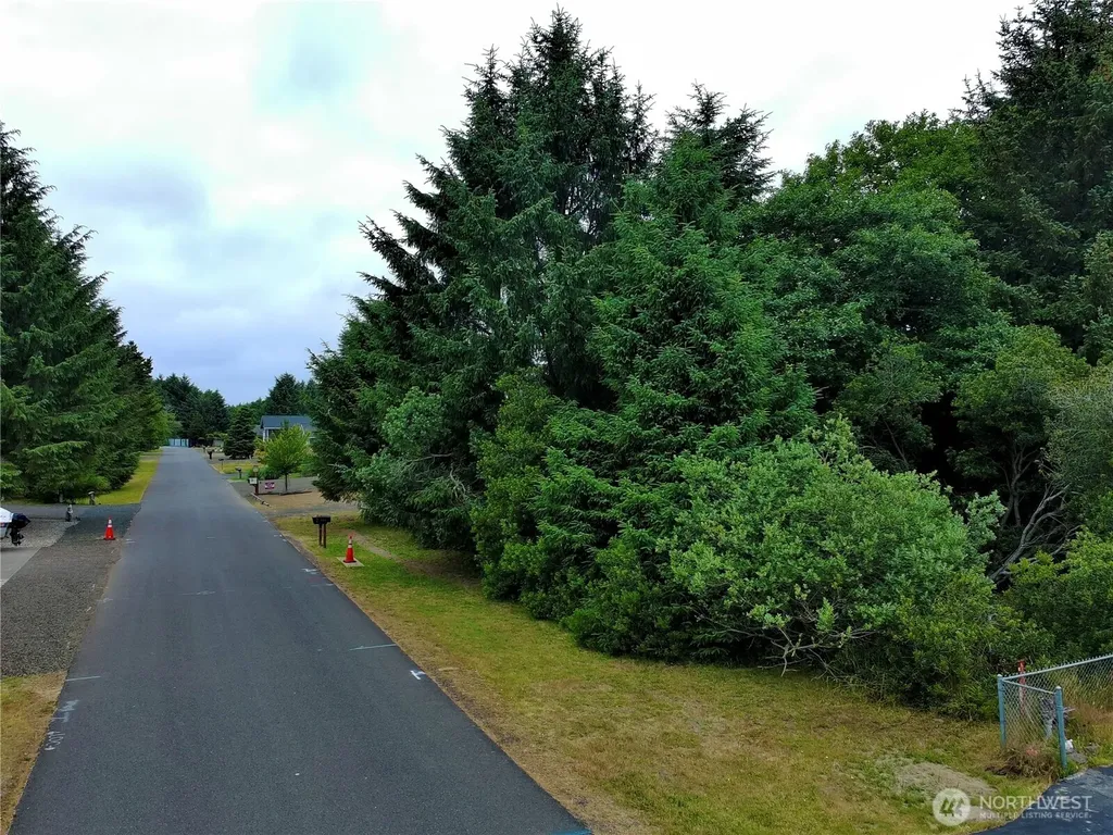 772 Island Circle SE Ocean Shores WA 98569