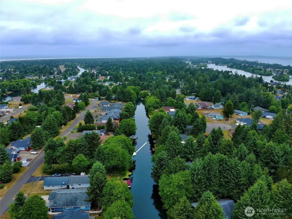 772 Island Circle SE Ocean Shores WA 98569