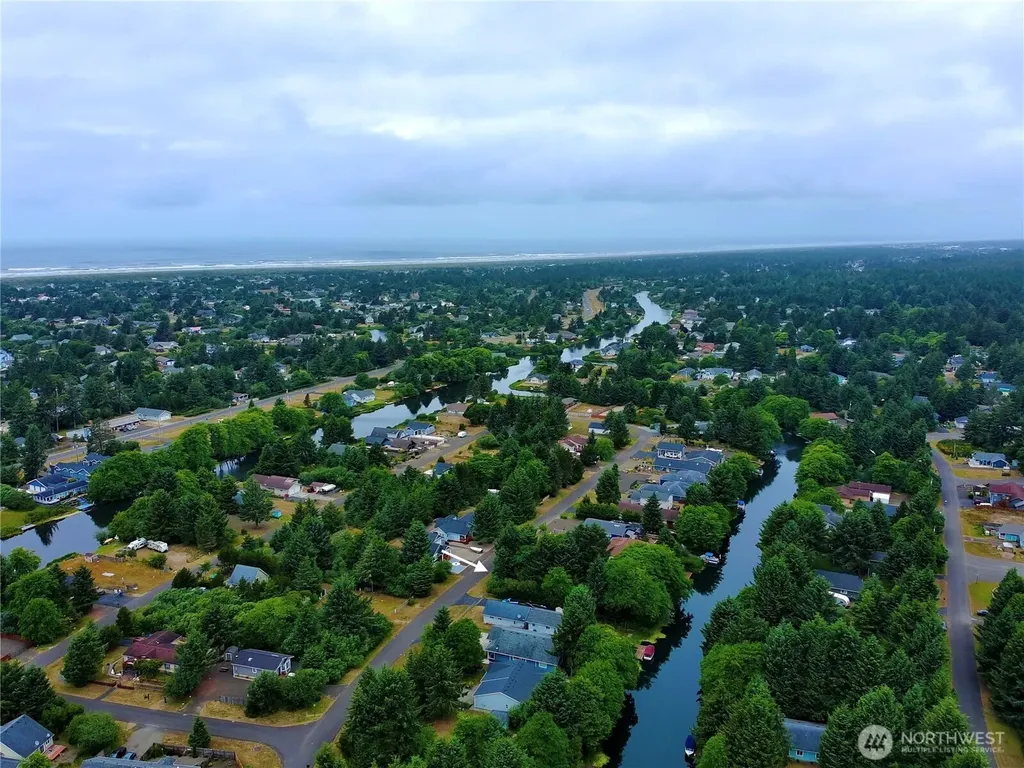 772 Island Circle SE Ocean Shores WA 98569