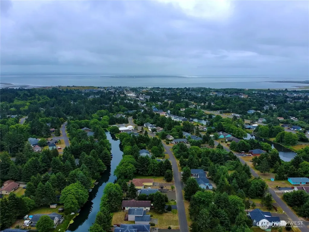 772 Island Circle SE Ocean Shores WA 98569