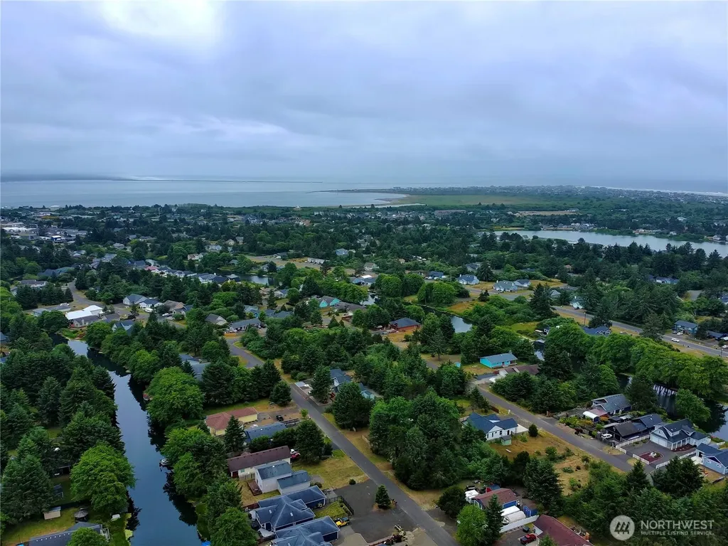 772 Island Circle SE Ocean Shores WA 98569
