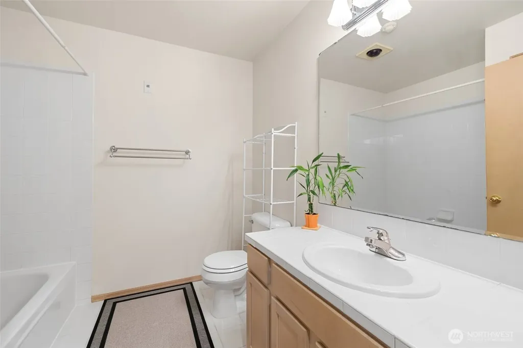 19726 50th W Lynnwood WA 98036