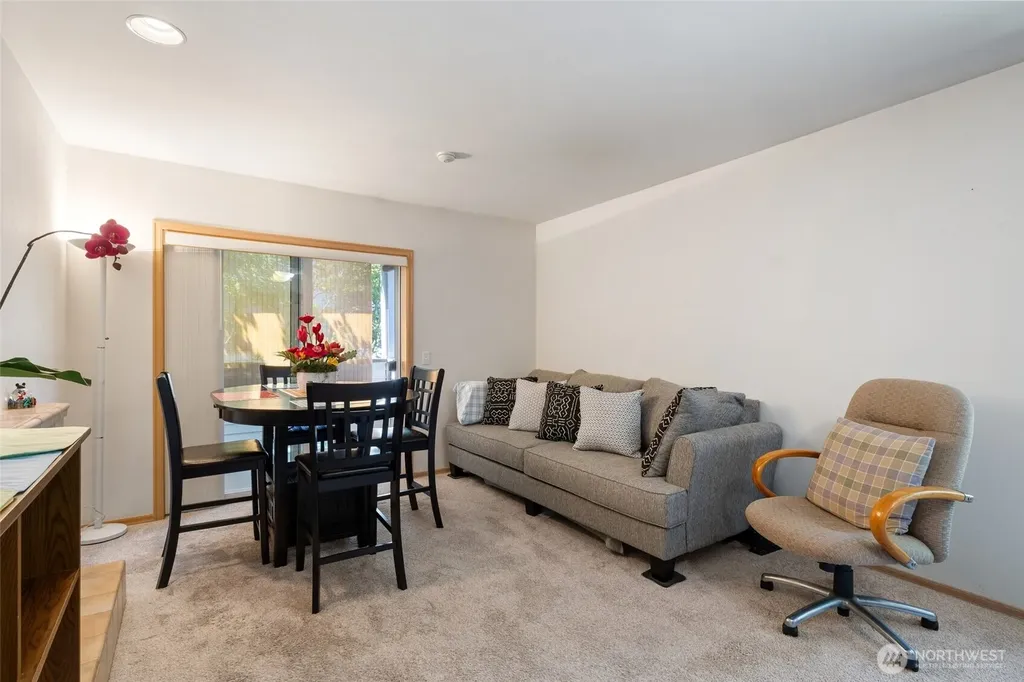 19726 50th W Lynnwood WA 98036