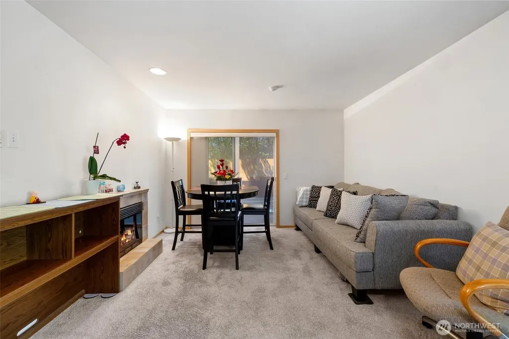 19726 50th W Lynnwood WA 98036