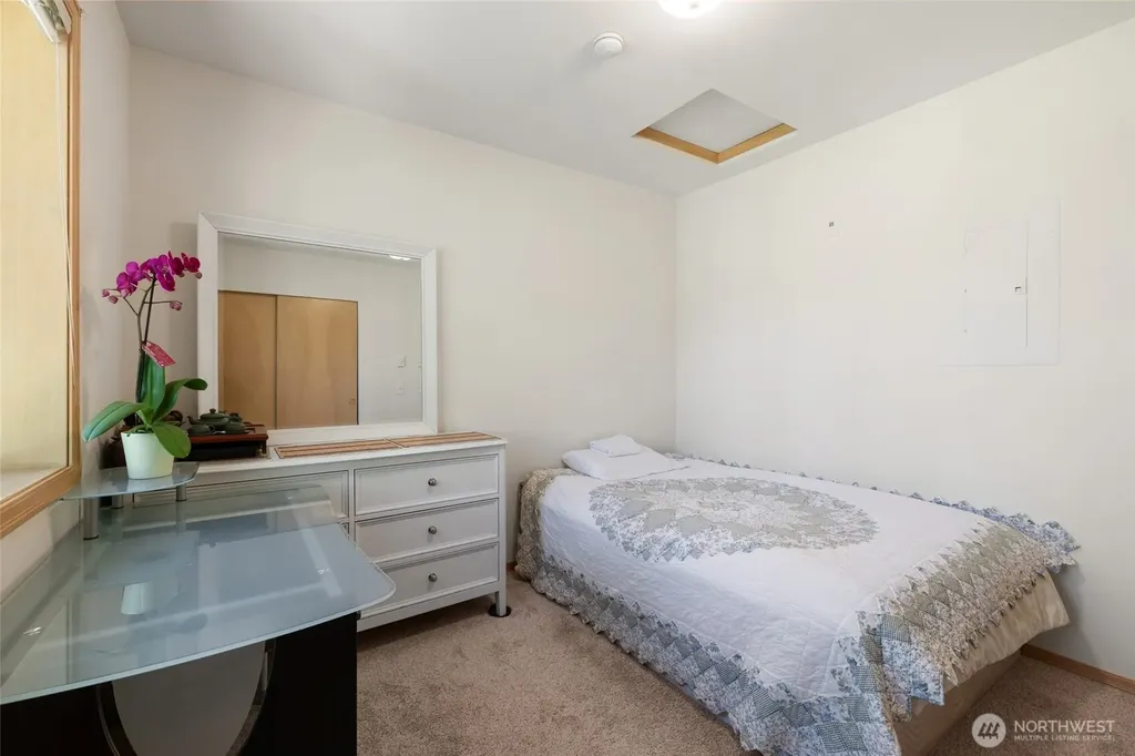 19726 50th W Lynnwood WA 98036
